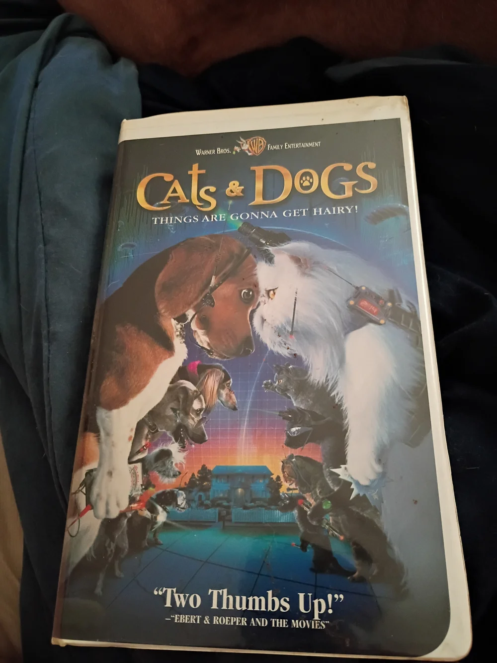 Cats & Dogs Movie VHS - Warner Bros. (White)